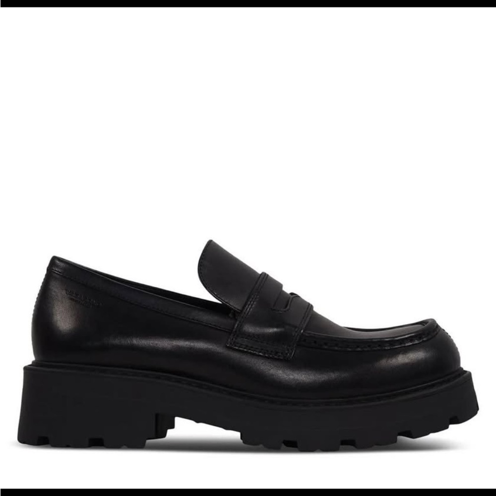 Black Vegabond Cosmo Loafers (W9)